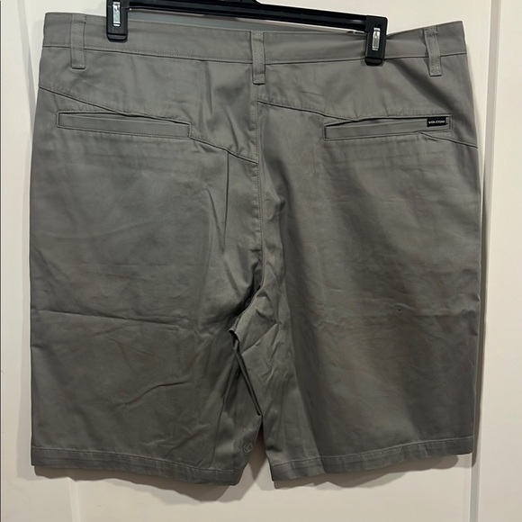 Volcom Gray Flat Front Shorts Casual Style - Picture 2 of 5